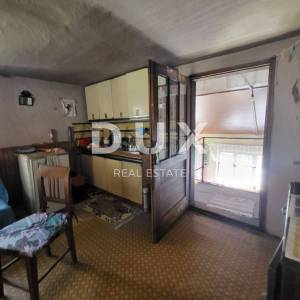 BRUŠANE, GOSPIĆ - Tradicionalna lička kuća za renovaciju