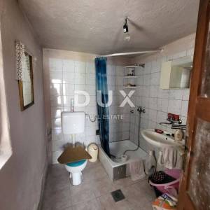 BRUŠANE, GOSPIĆ - Tradicionalna lička kuća za renovaciju