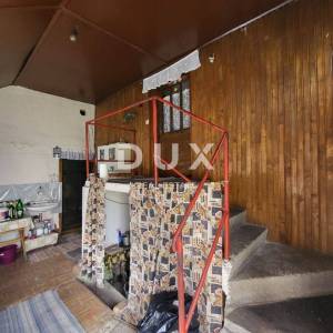 BRUŠANE, GOSPIĆ - Tradicionalna lička kuća za renovaciju