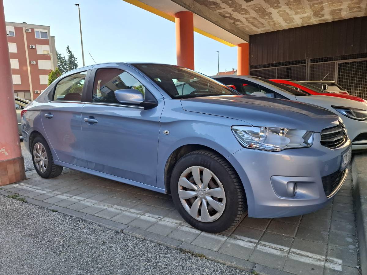 C-Elysee 1.6 HDi dizel 11/2015 (158.900 km) nove univerzalne gume