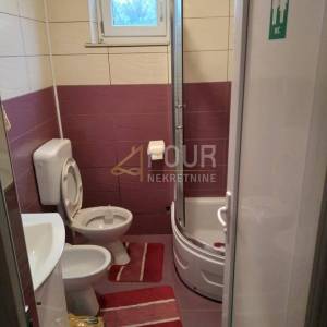 Čavle, 100m2, etaža, 3s+db, balkon + dodatni objekt
