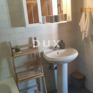 ČAVLE, CERNIK - Kuća od 270m2 sa 3 stana, konobama i velikom okućnicom