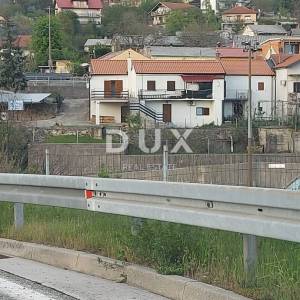 ČAVLE, CERNIK - Kuća od 270m2 sa 3 stana, konobama i velikom okućnicom