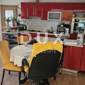 ČAVLE, CERNIK - Kuća od 270m2 sa 3 stana, konobama i velikom okućnicom
