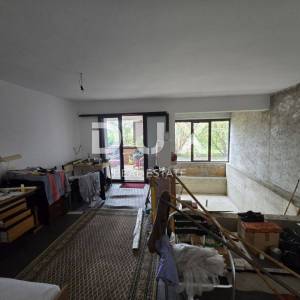 ČAVLE, CERNIK - samostojeća kuća s okućnicom