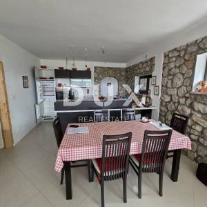 ČAVLE, CERNIK - samostojeća kuća s okućnicom
