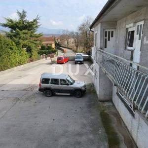 ČAVLE - Kuća sa 6 apartmana i 2 poslovna prostora