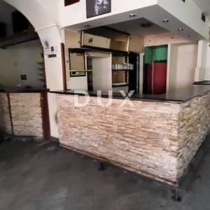 ČAVLE - Kuća sa 6 apartmana i 2 poslovna prostora