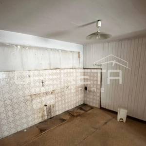 Centar Vodica, kuća za renovaciju, 300m2