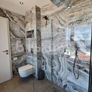 Čiovo, novogradnja, 2s stan, krovna terasa, parking, garaža