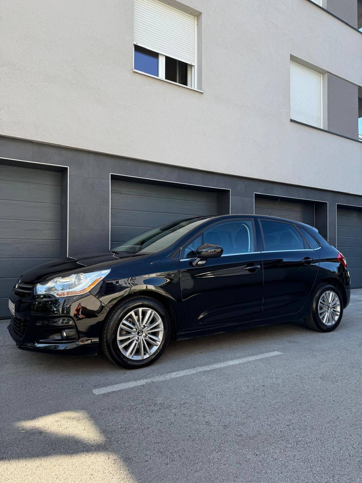 CITROEN C4 //99tkm//prvi vlasnik//HR auto//servisna knjiga//odličan//