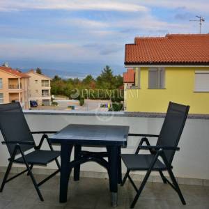 Čižići, apartman na 1.katu s djelomičnim pogledom na more!