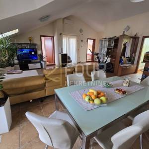 Cres, 131.97m2, 3s+db, pogled na more