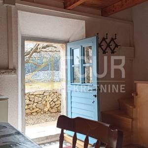 Cres, imanje od 76.054m2 s kućom