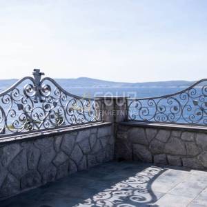 Crikvenica, 163.04m2, stan s terasom, 50m od mora