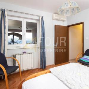 Crikvenica, 163.04m2, stan s terasom, 50m od mora
