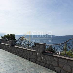 Crikvenica, 163.04m2, stan s terasom, 50m od mora