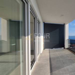 Crikvenica, 2s+db, 62.27m2, terasa, pogled na more
