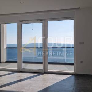Crikvenica, 2s+db, 62.27m2, terasa, pogled na more