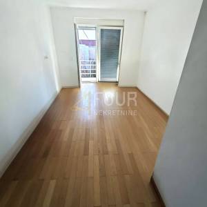 Crikvenica, 52m2, 2skl, 2 balkona, 150m od mora