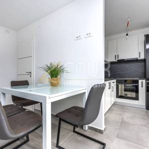 Crikvenica, 63.88m2, 3-sobni, adaptiran stan, lođa i balkon