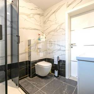 Crikvenica, 63.88m2, 3-sobni, adaptiran stan, lođa i balkon