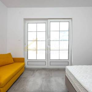 Crikvenica, 63.88m2, 3-sobni, adaptiran stan, lođa i balkon