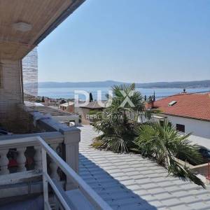 CRIKVENICA -  Apartmanska kuća  u blizini centra i plaže