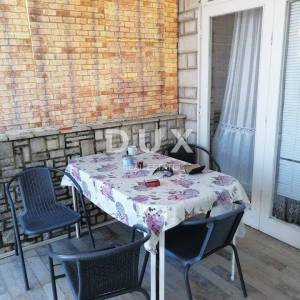 CRIKVENICA -  Apartmanska kuća  u blizini centra i plaže