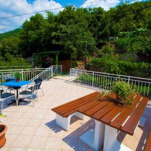CRIKVENICA - Apartmanska kuća s bungalovom blizu centra