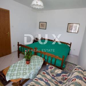 CRIKVENICA - Apartmanska kuća s bungalovom blizu centra
