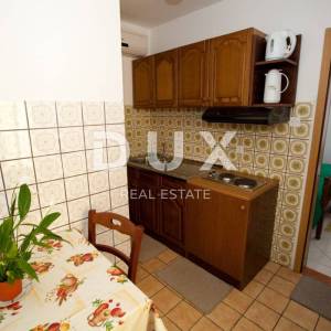 CRIKVENICA - Apartmanska kuća s bungalovom blizu centra