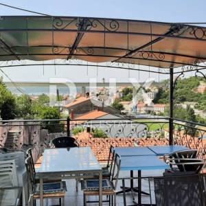 CRIKVENICA - Apartmanska kuća s bungalovom blizu centra