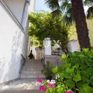 CRIKVENICA - Apartmanska kuća s bungalovom blizu centra