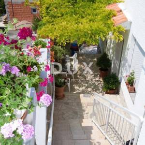 CRIKVENICA - Apartmanska kuća s bungalovom blizu centra