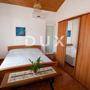 CRIKVENICA - Apartmanska kuća s bungalovom blizu centra