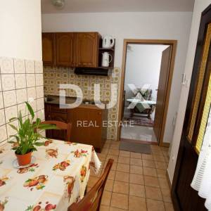 CRIKVENICA - Apartmanska kuća s bungalovom blizu centra