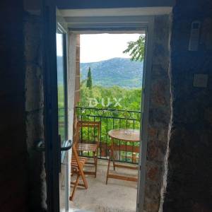 CRIKVENICA, BELGRAD - kuća s dva apartmana s pogledom na more + dvorište + kuća za adaptaciju! PRILIKA!!!