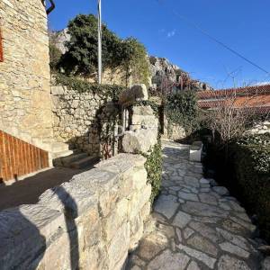 CRIKVENICA, BELGRAD - kuća s dva apartmana s pogledom na more + dvorište + kuća za adaptaciju! PRILIKA!!!