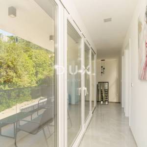 CRIKVENICA, BRIBIR, moderna vila s bazenom, pogled more