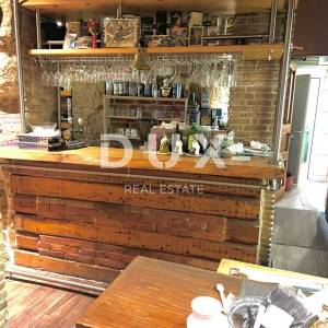 CRIKVENICA, CENTAR - poslovni prostor, restoran od 84,59 m2 na odličnoj lokaciji