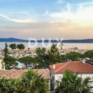 CRIKVENICA, CENTAR- Zemljište s postojećom kućom s potencijalom za investiciju u srcu Crikvenice!