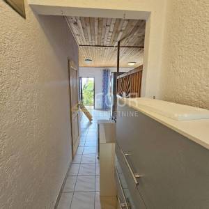 Crikvenica, Dramalj, 181m2, 3 apartmana + bungalov, okućnica, blizina mora