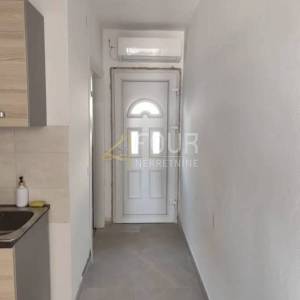 Crikvenica, Dramalj, 27.38m2, 1skl, terasa i okućnica 