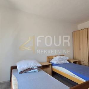Crikvenica, Dramalj, 27.38m2, 1skl, terasa i okućnica 