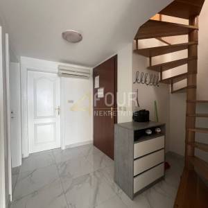 Crikvenica, Dramalj, 83.50m2, stan s galerijom, lođa, pogled na more