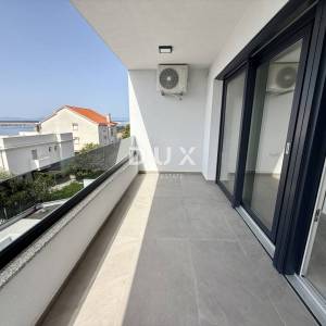 CRIKVENICA, DRAMALJ - Apartman u novogradnji na samo 300 metara od mora!