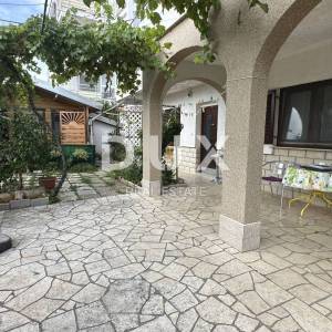 CRIKVENICA, DRAMALJ-Dva apartmana udaljena 100 metara od mora