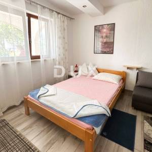 CRIKVENICA, DRAMALJ-Dva apartmana udaljena 100 metara od mora