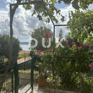 CRIKVENICA, DRAMALJ - Dva apartmana udaljena 100 metara od mora